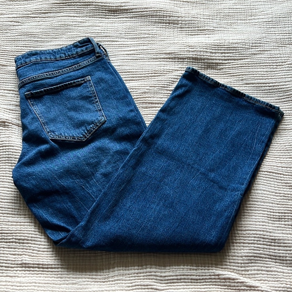 Old Navy Mid Rise Wide Leg Medium Wash Jeans